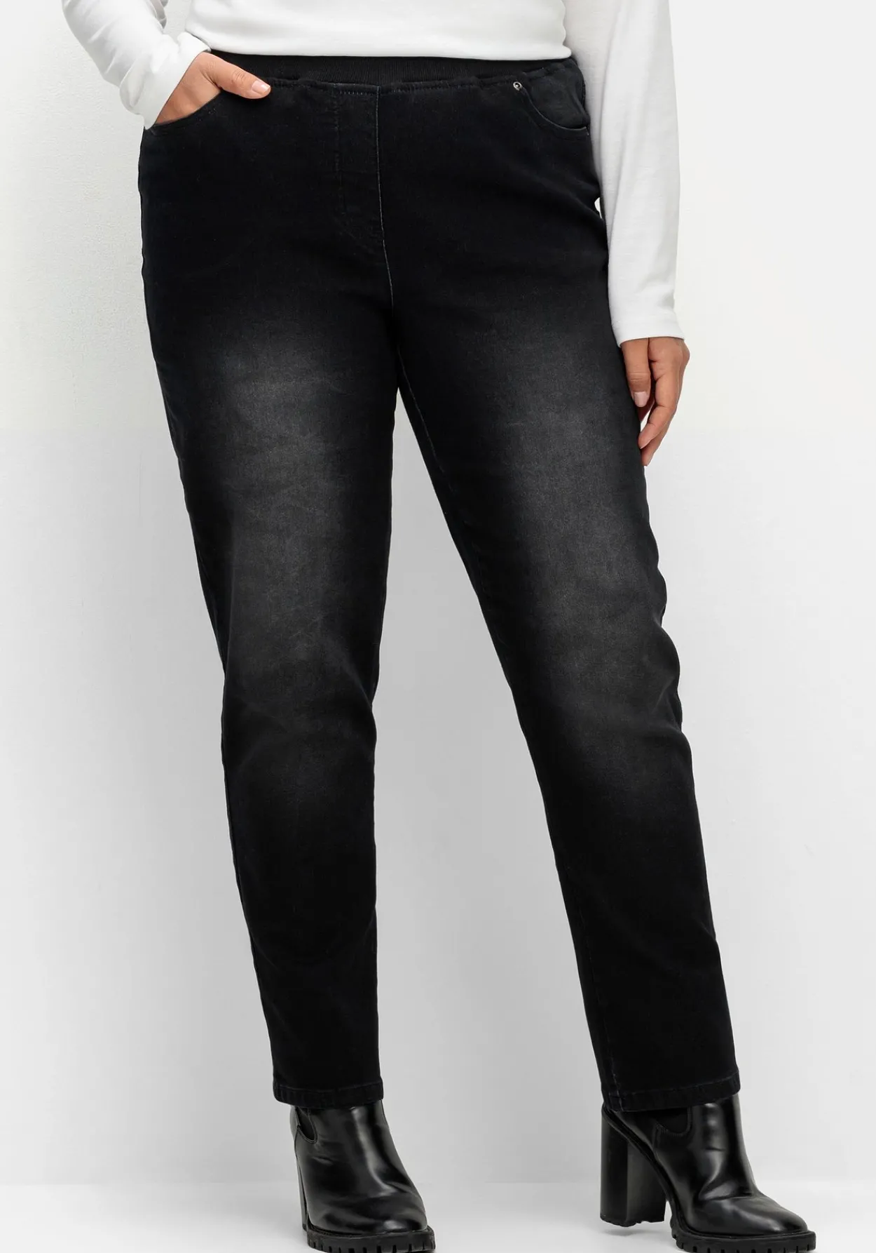 Schmale Jeans mit Rippstrick-Dehnbund<sheego Hot