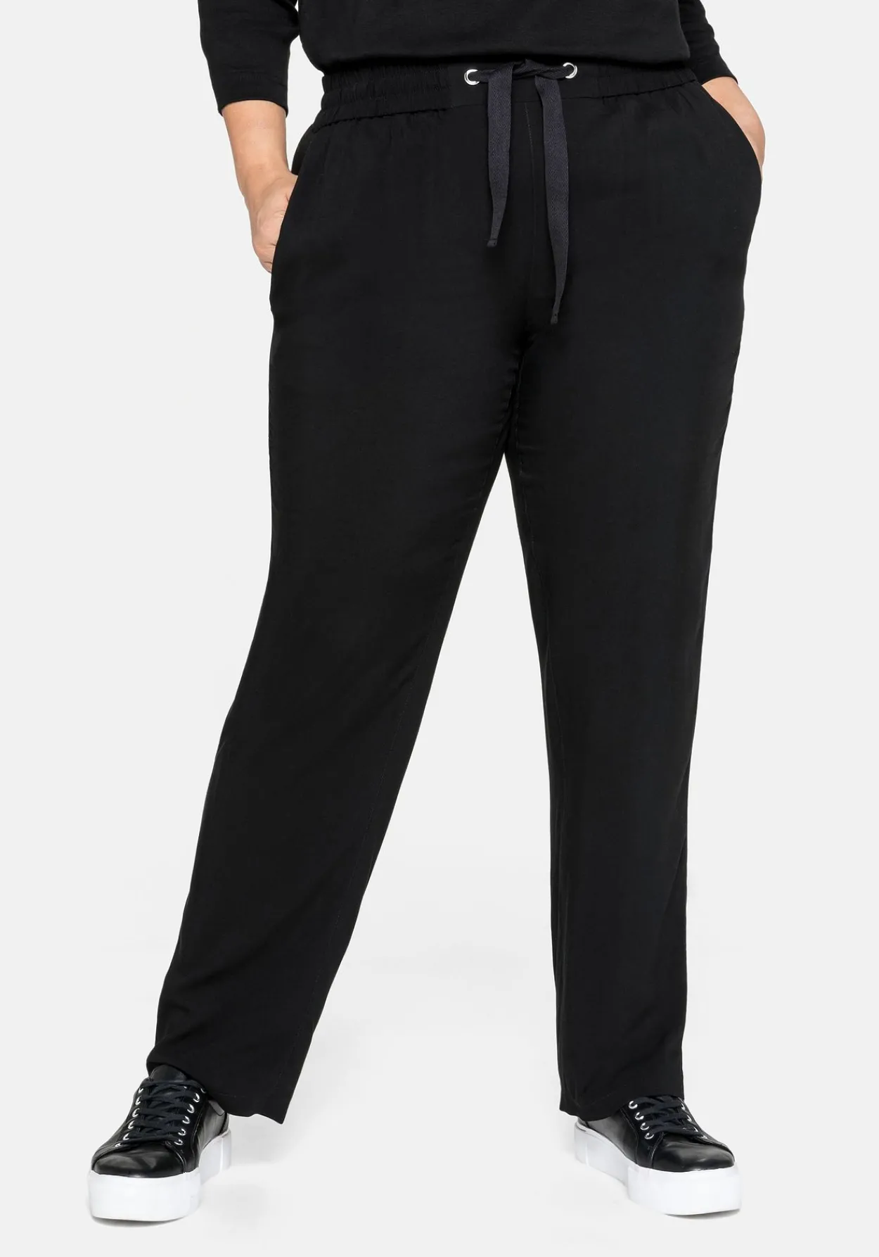 Schmale Joggpants mit Schlupfbund und Eingrifftaschen<sheego Hot
