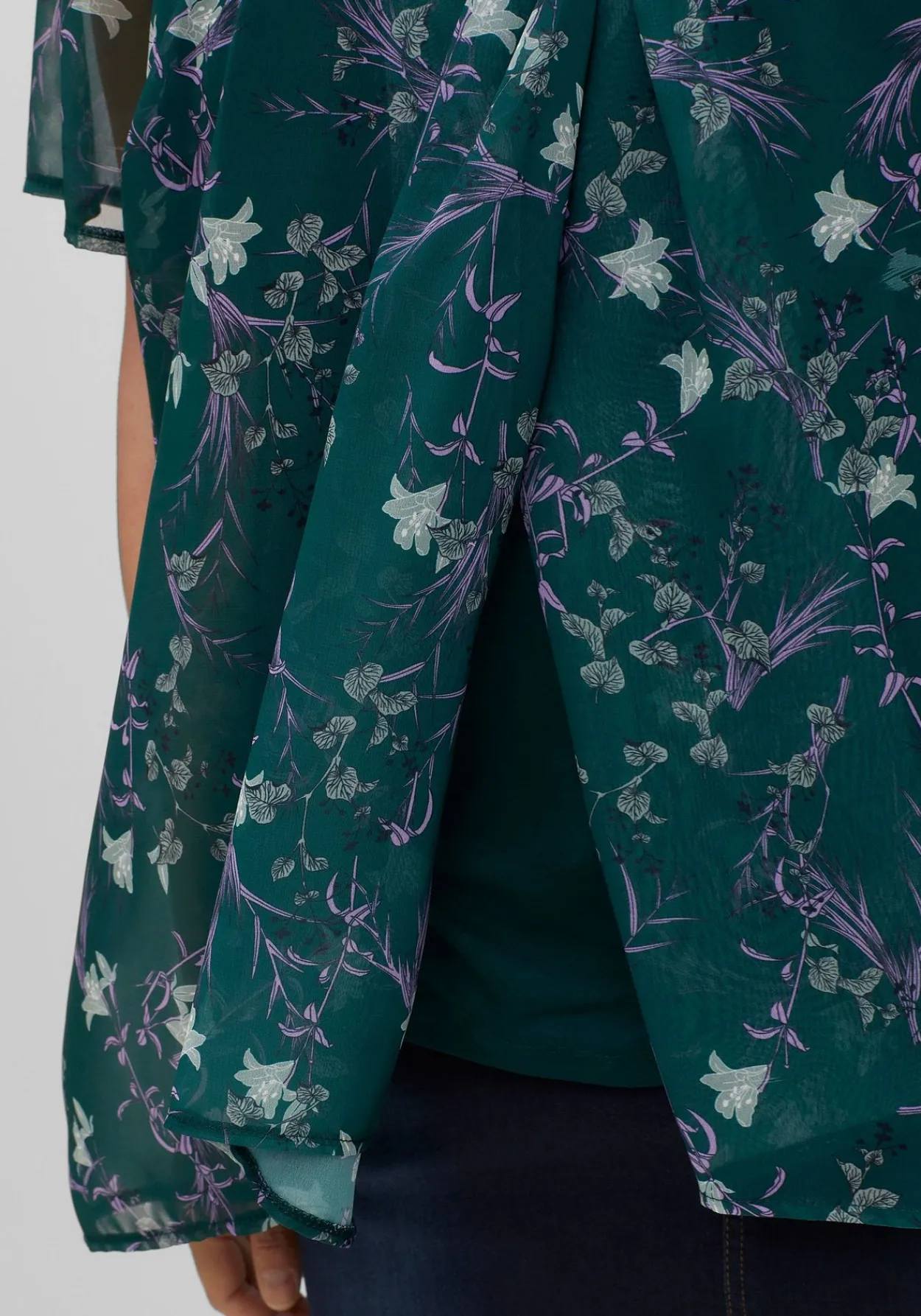 Shirt aus Chiffon mit Alloverdruck und Falten von<sheego Discount