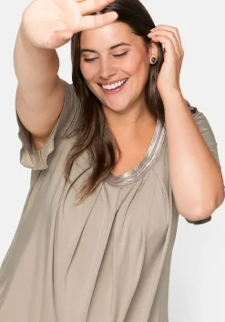 Shirt in A-Linie mit dekorativer Blende, aus Viskose-Jersey<sheego Sale