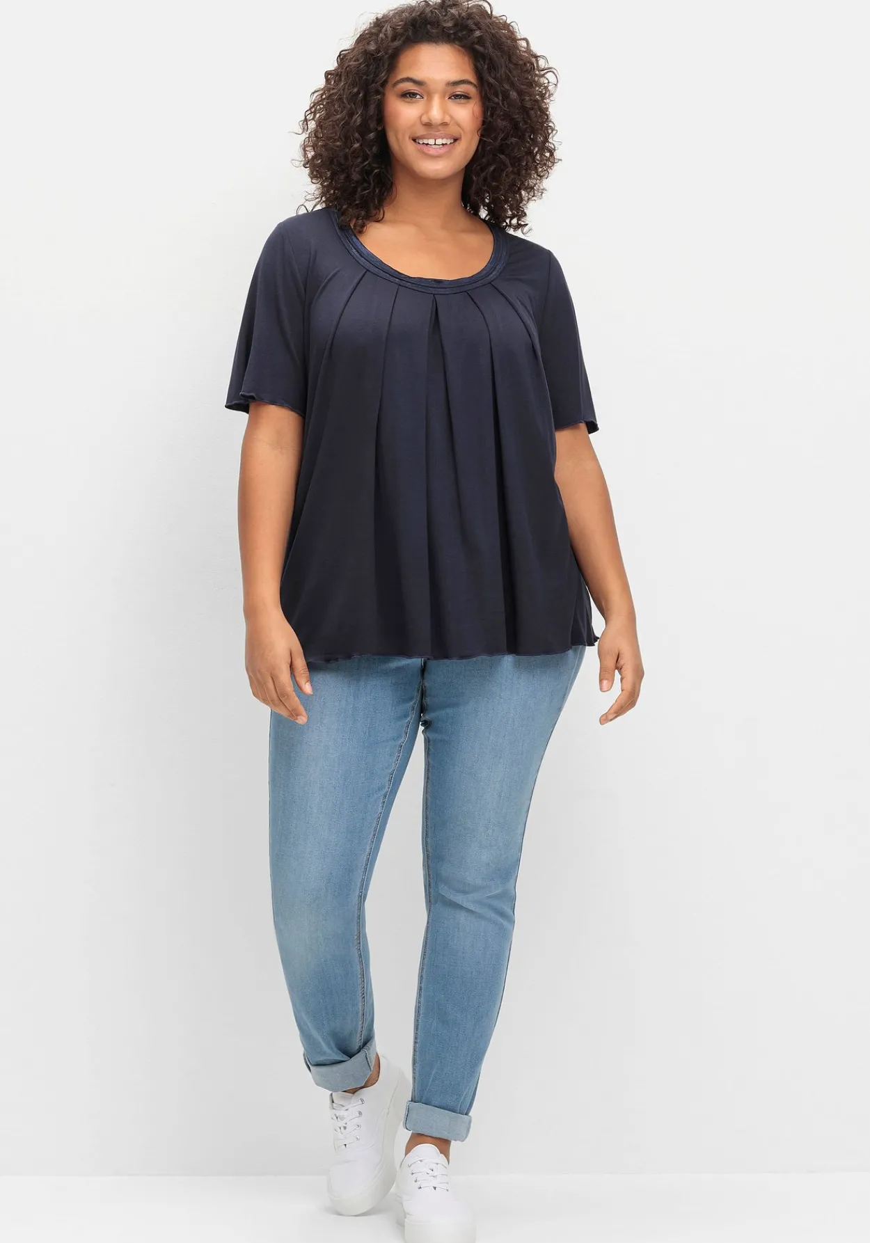 Shirt in A-Linie mit dekorativer Blende, aus Viskose-Jersey<sheego Outlet