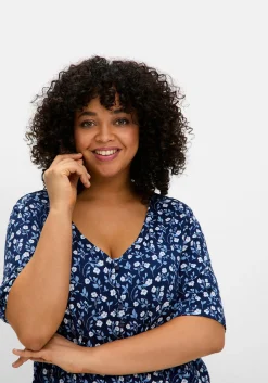 Shirt mit Blümchenprint und Knopfleiste<sheego Outlet