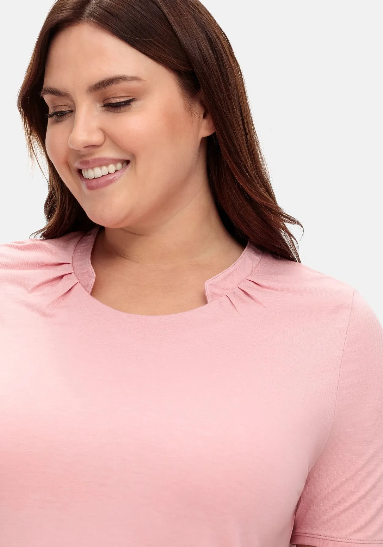 Shirt mit Faltenpartie am Stehkragen<sheego Outlet