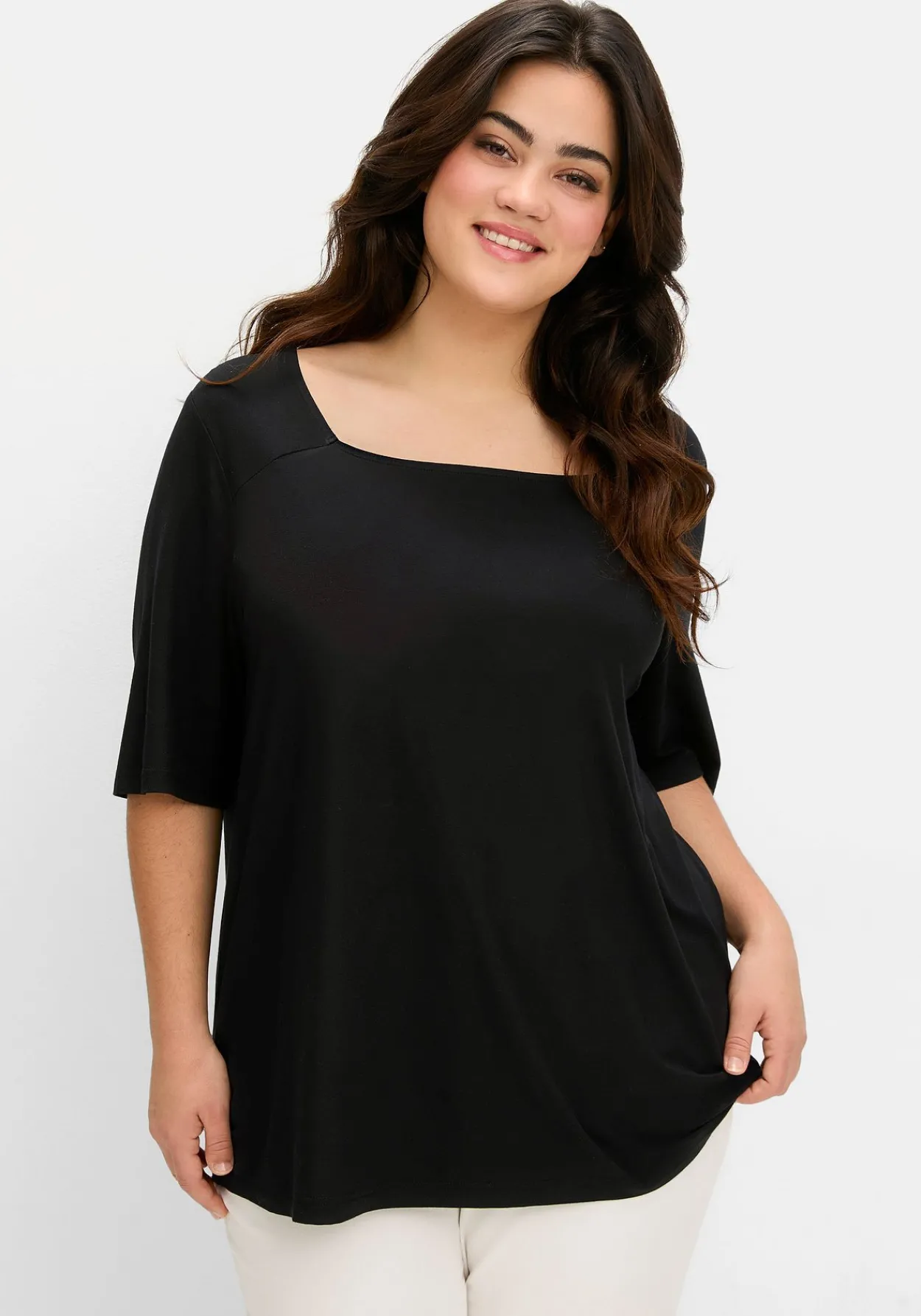 Shirt mit Karree-Ausschnitt, leicht tailliert<sheego Sale