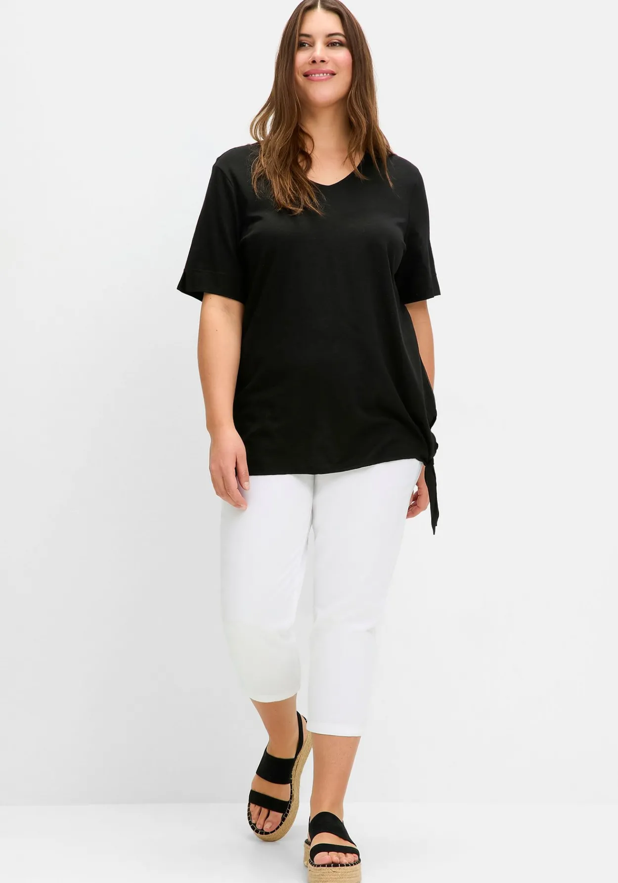 Shirt mit Knotendetail am Saum<sheego Online