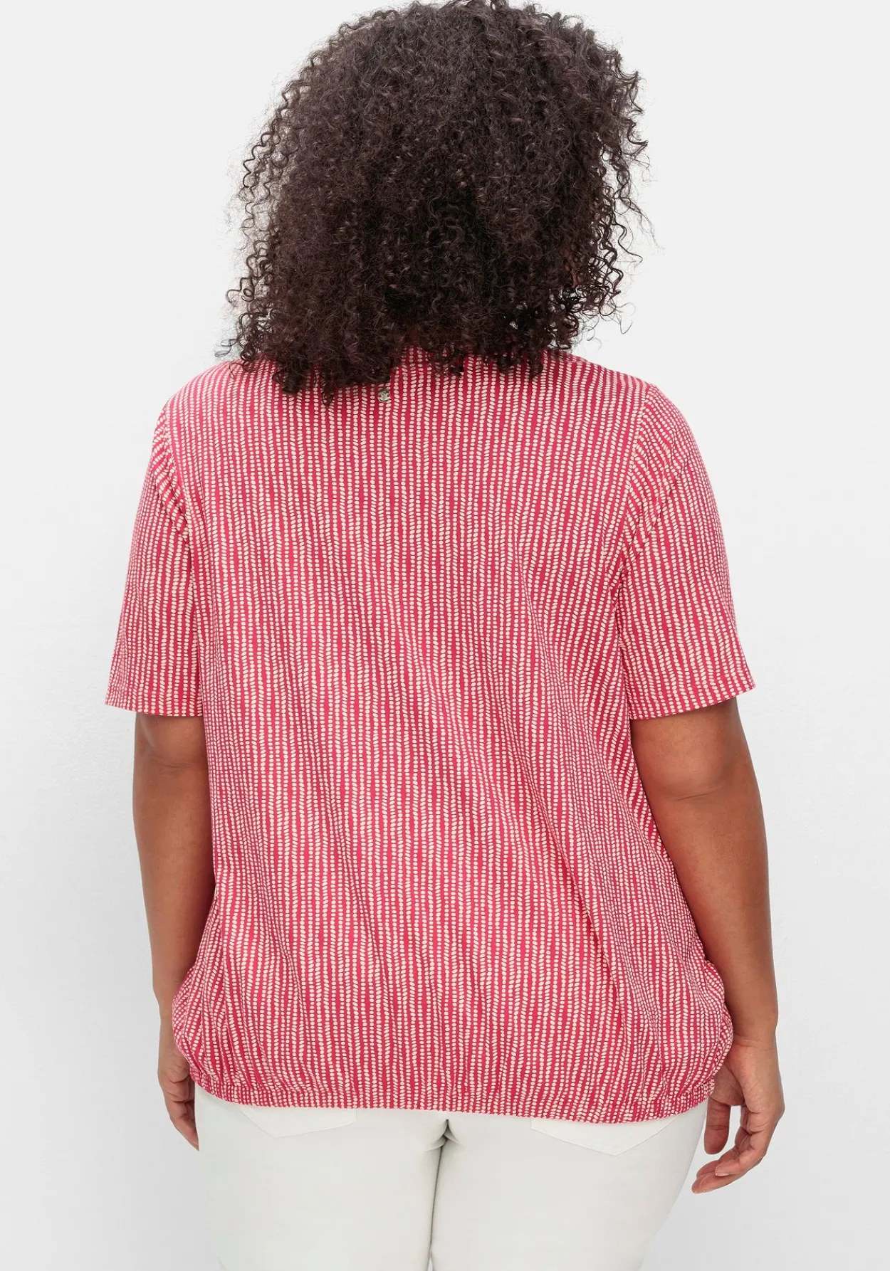 Shirt mit Minimal-Alloverdruck und Gummizugbund<sheego Discount
