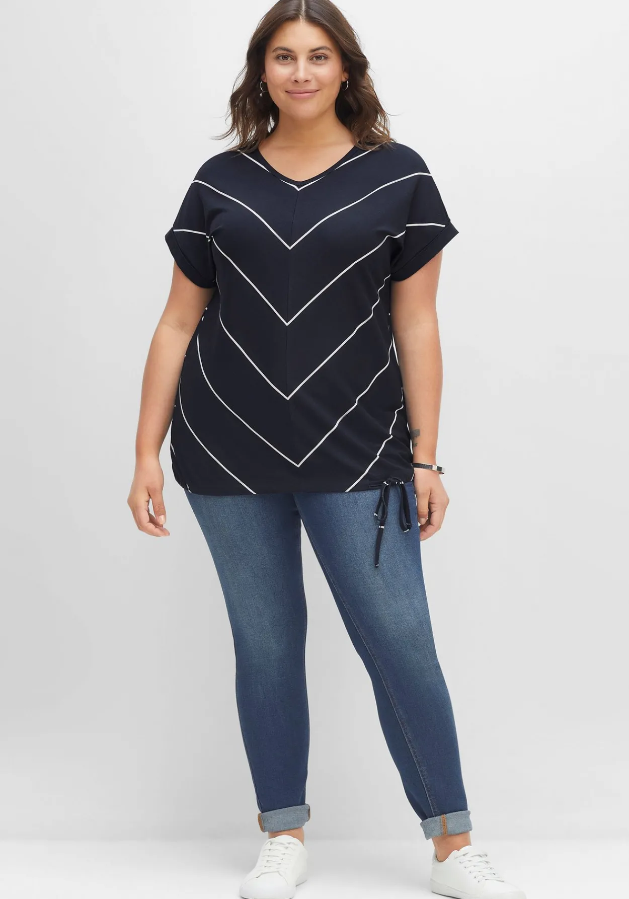 Shirt mit Streifen und Bindeband am Saum<sheego Hot