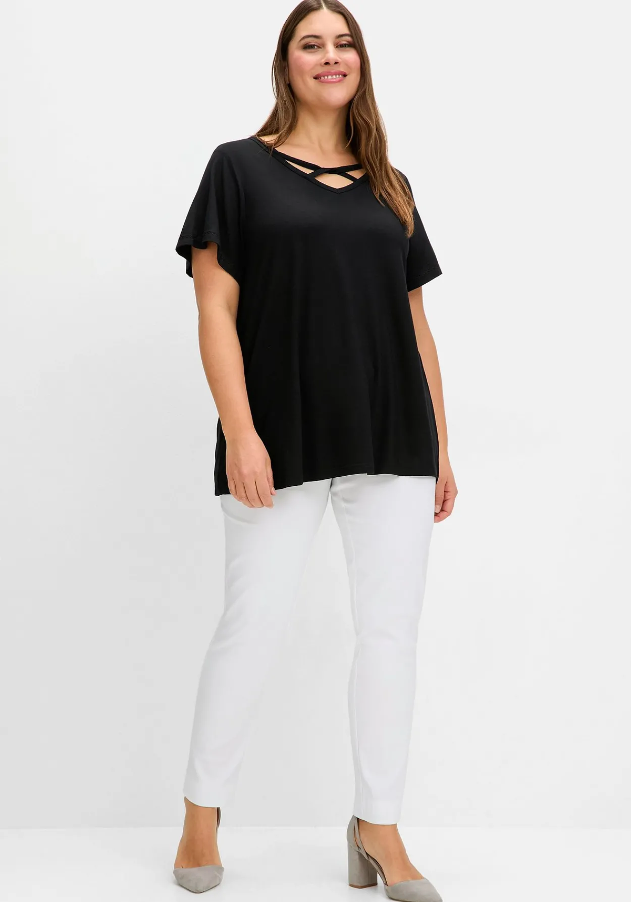 Shirt mit verziertem V-Ausschnitt<sheego Best