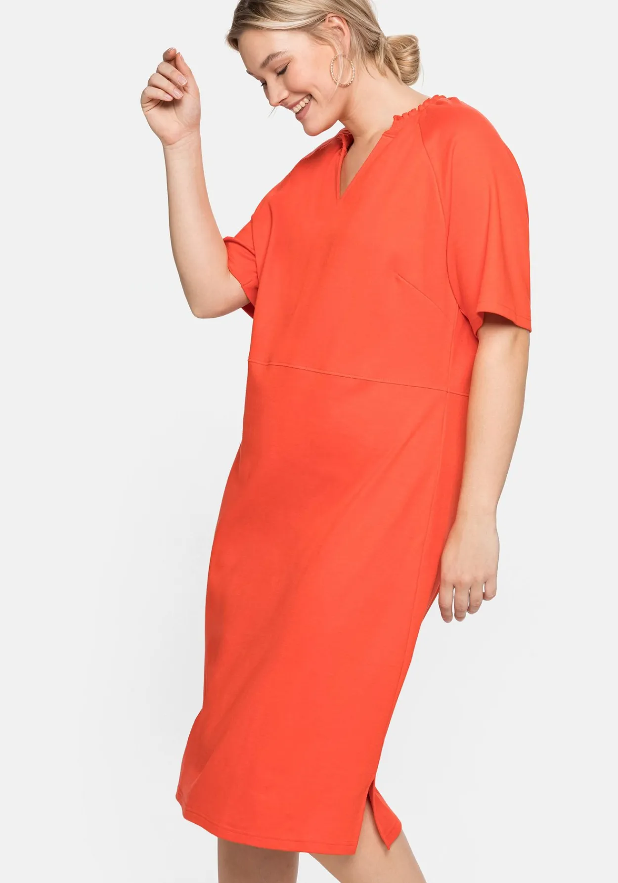 Shirtkleid mit gesmoktem V-Ausschnitt<sheego New