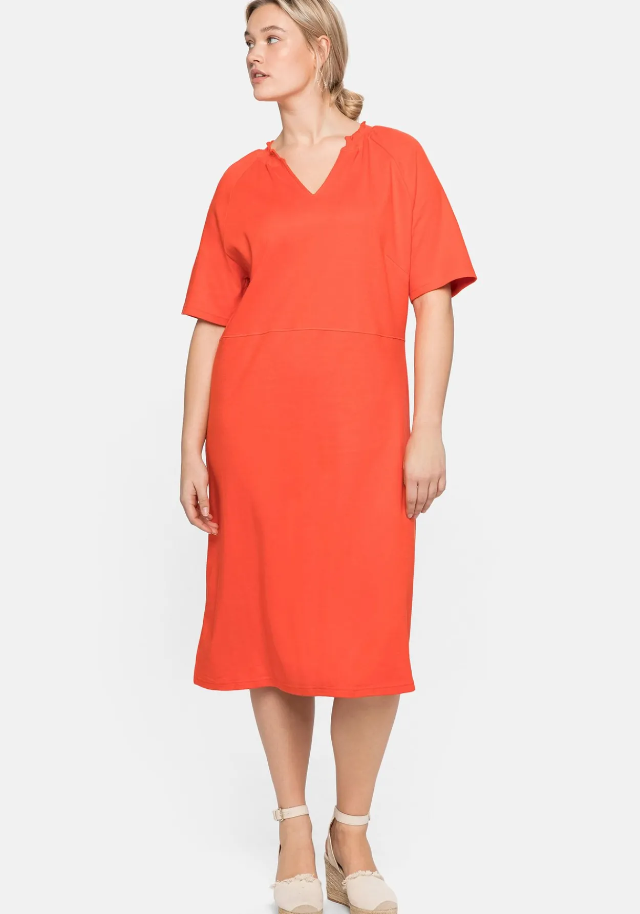 Shirtkleid mit gesmoktem V-Ausschnitt<sheego New