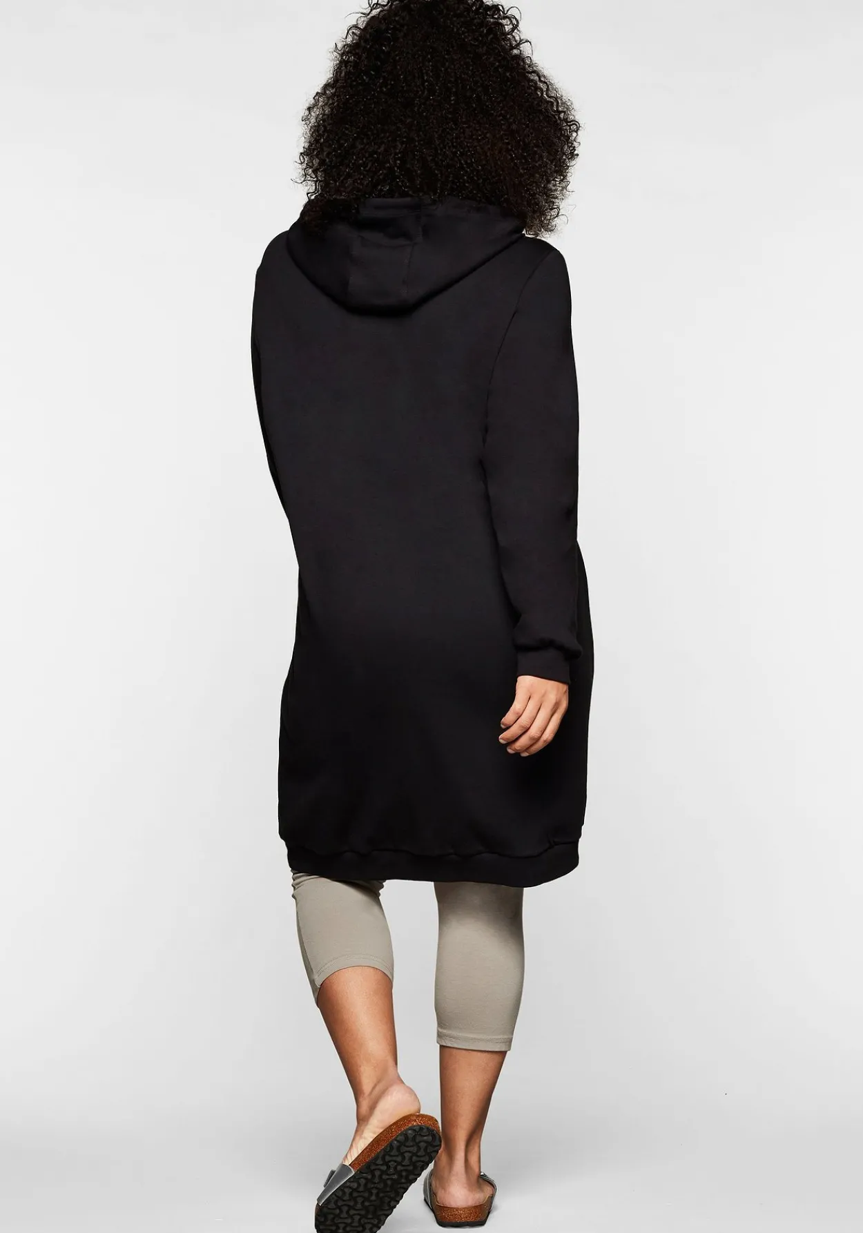 Shirtkleid mit Kapuze und Kängurutasche<sheego Outlet