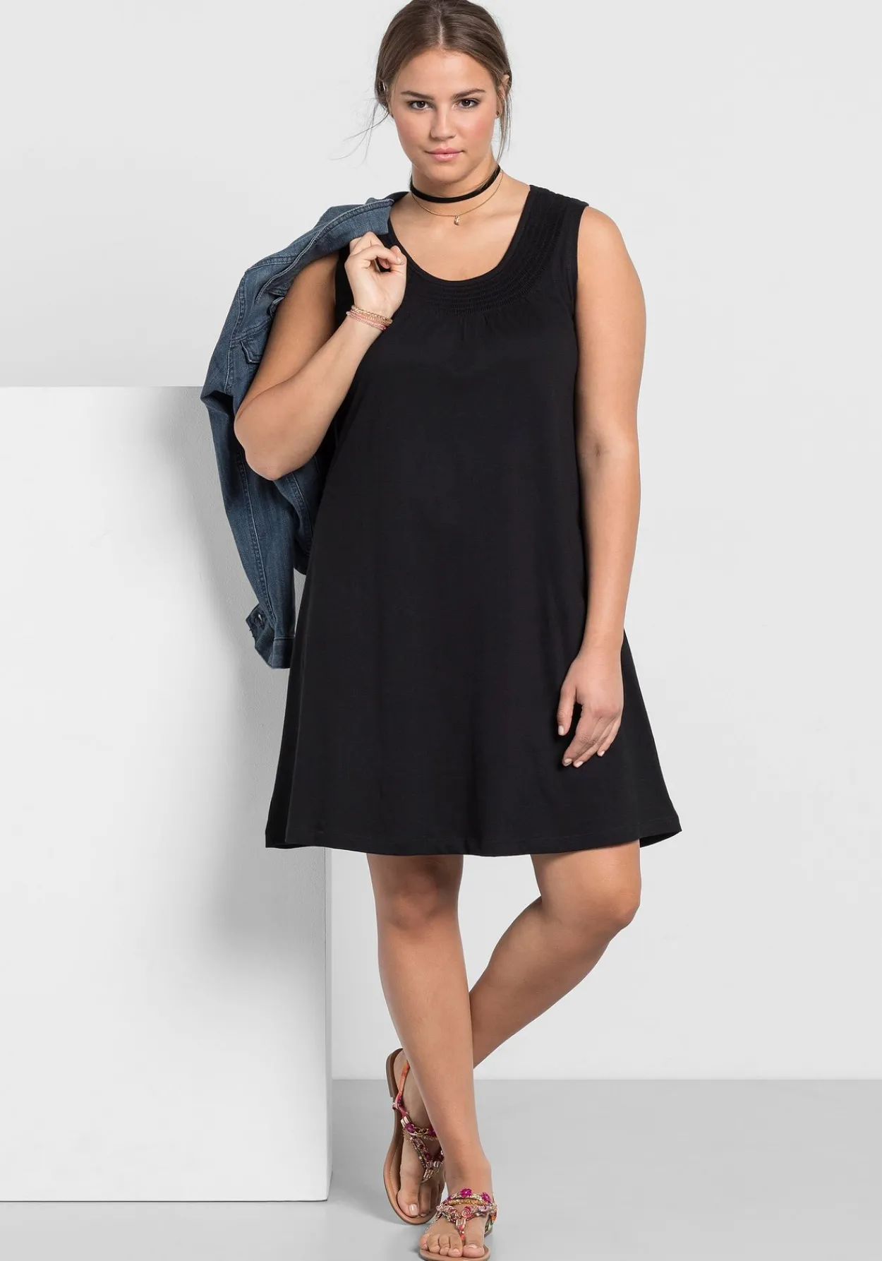 Shirtkleid mit Smok-Einsatz, in A-Linie<sheego New