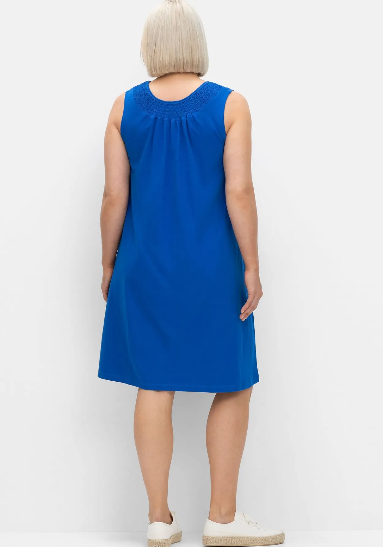 Shirtkleid mit Smok-Einsatz, in A-Linie<sheego Discount