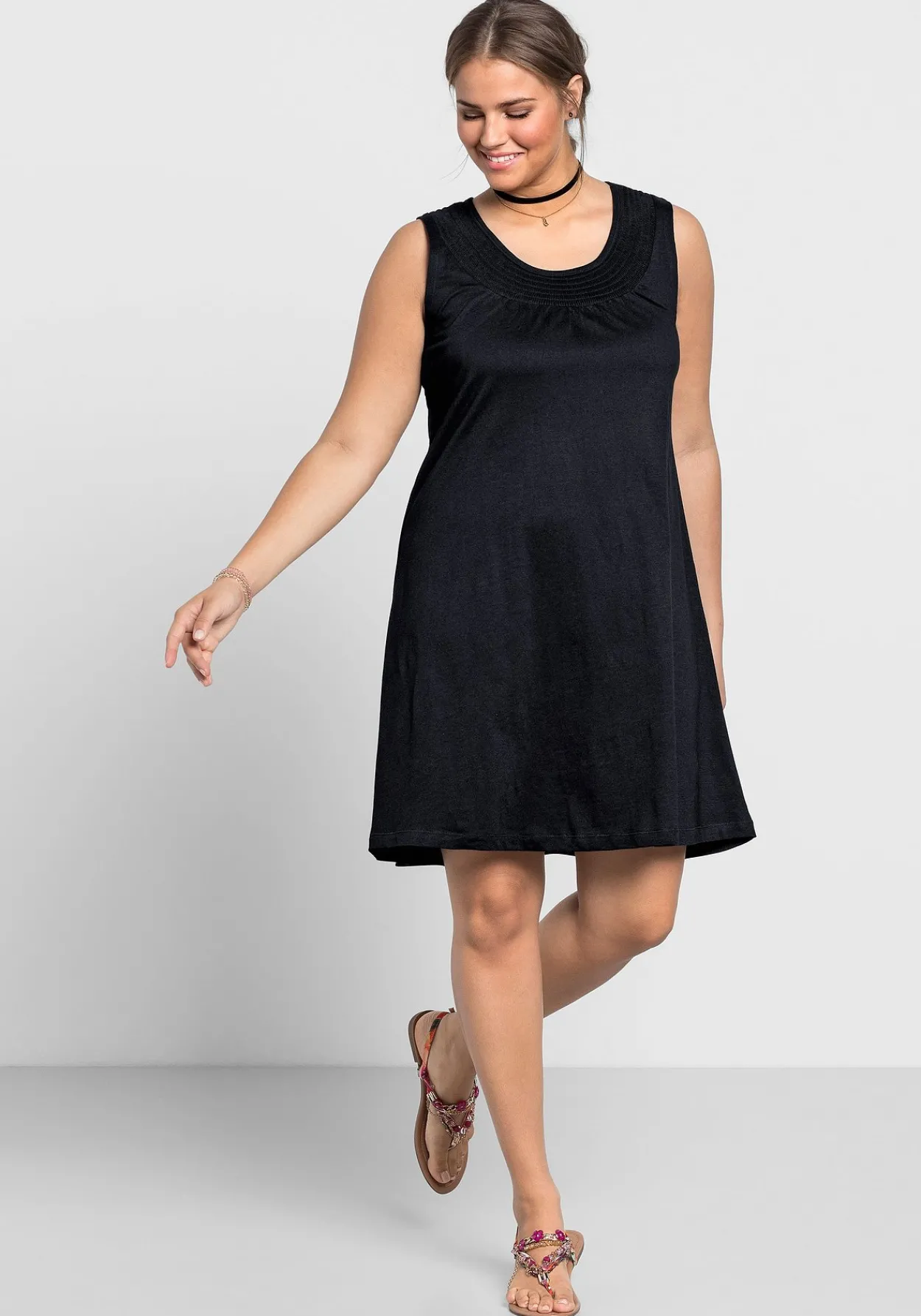 Shirtkleid mit Smok-Einsatz, in A-Linie<sheego New
