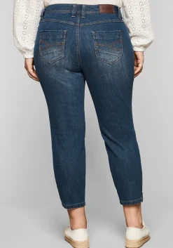 Slim Fit Jeans in 7/8-Länge mit Destroyed-Effekten<sheego Hot