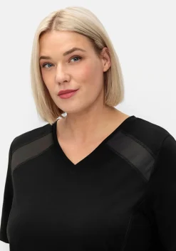 Sportshirt mit Mesh-Einsätzen auf der Schulter<sheego Discount