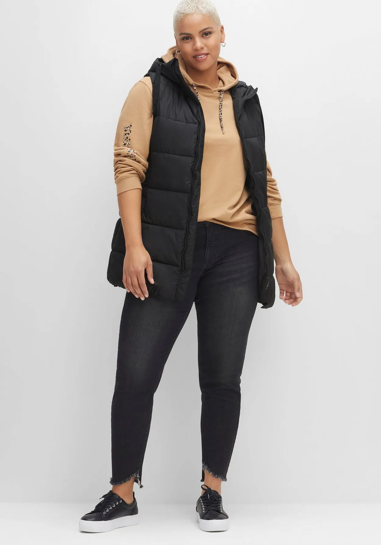 Steppweste in A-Linie, mit Kapuze und 2-Wege-Zipper<sheego Online