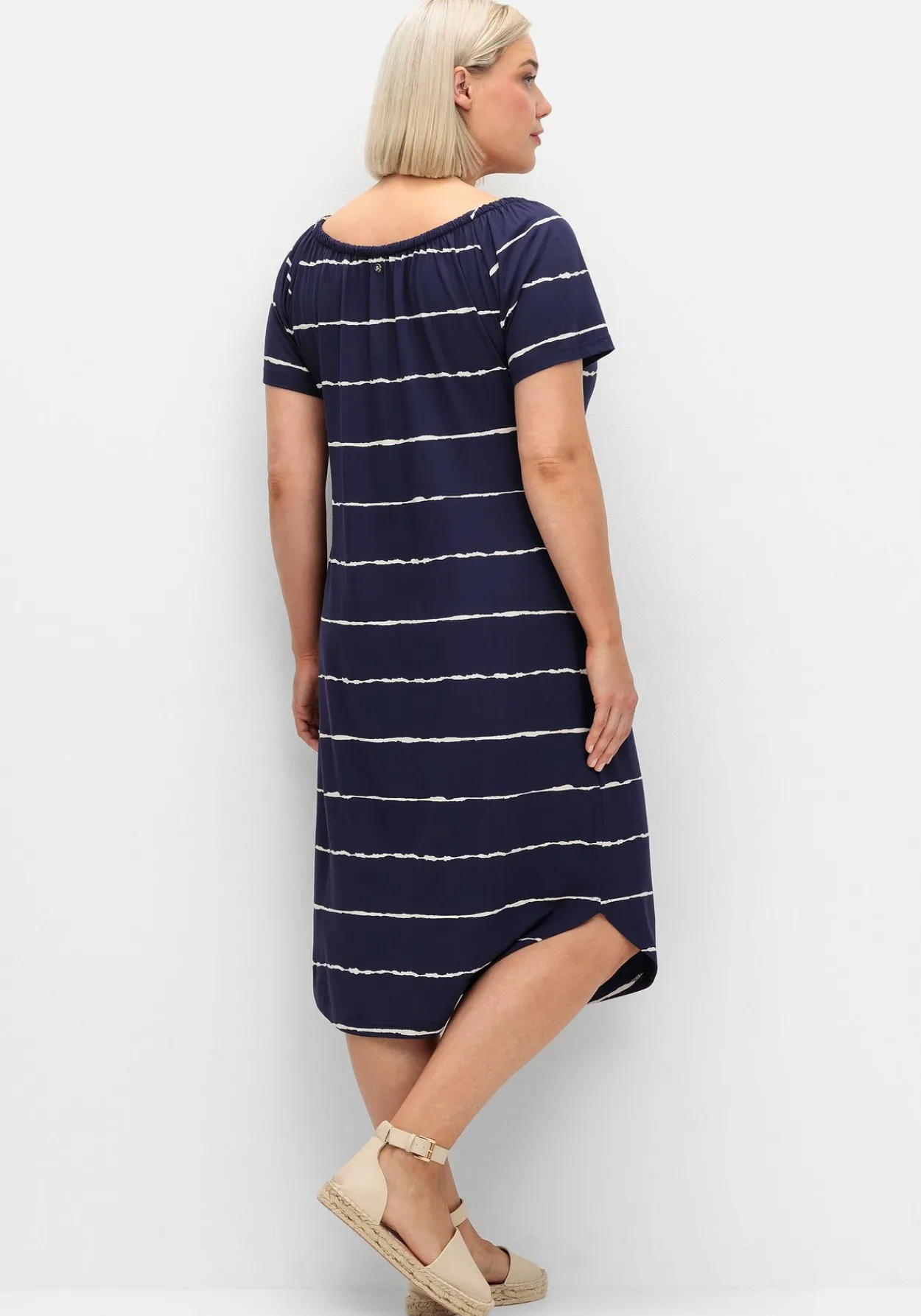 Streifenkleid mit Carmenausschnitt und rundem Saum<sheego Clearance