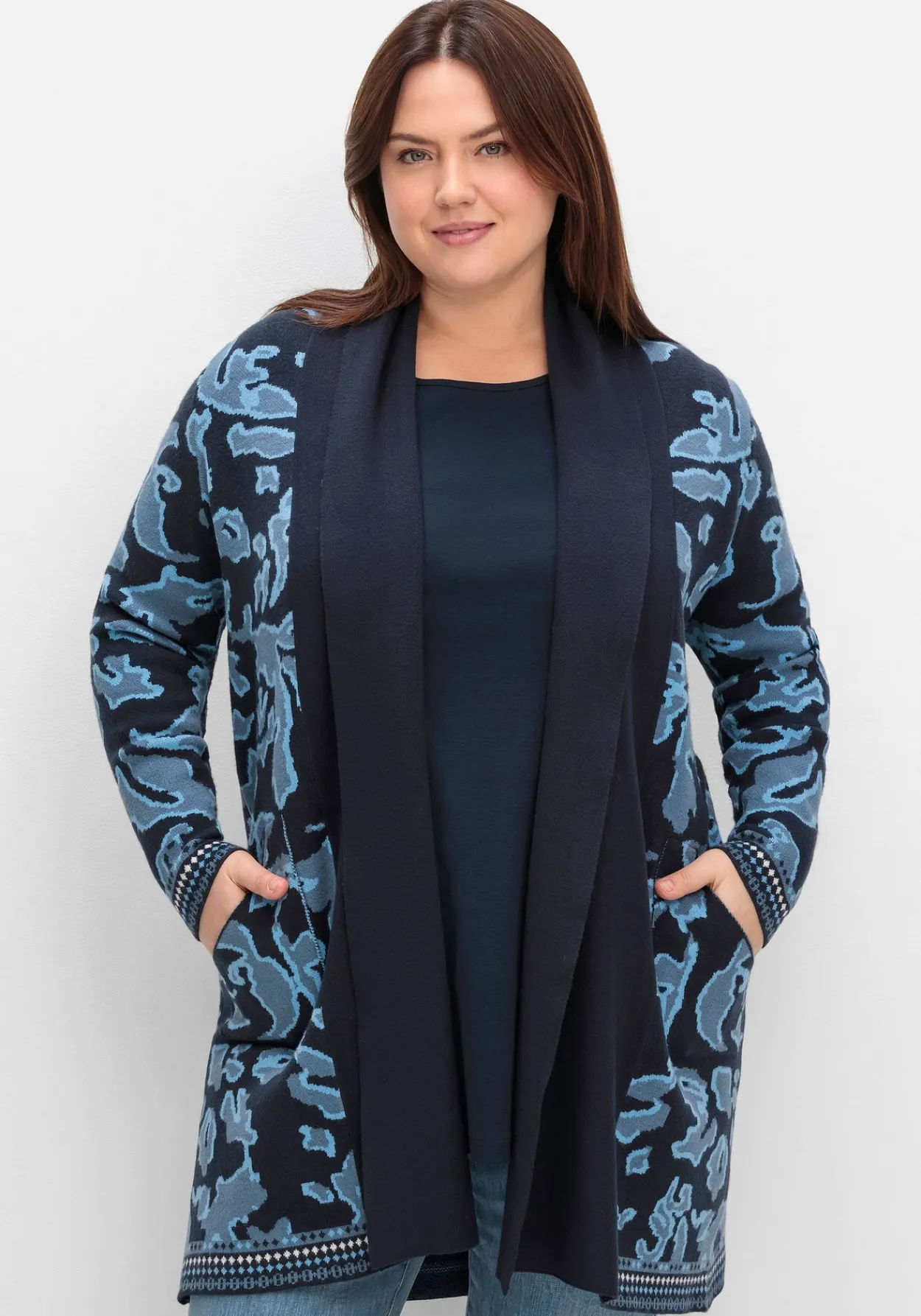 Strickjacke mit Jacquardmuster und Schalkragen<sheego Outlet