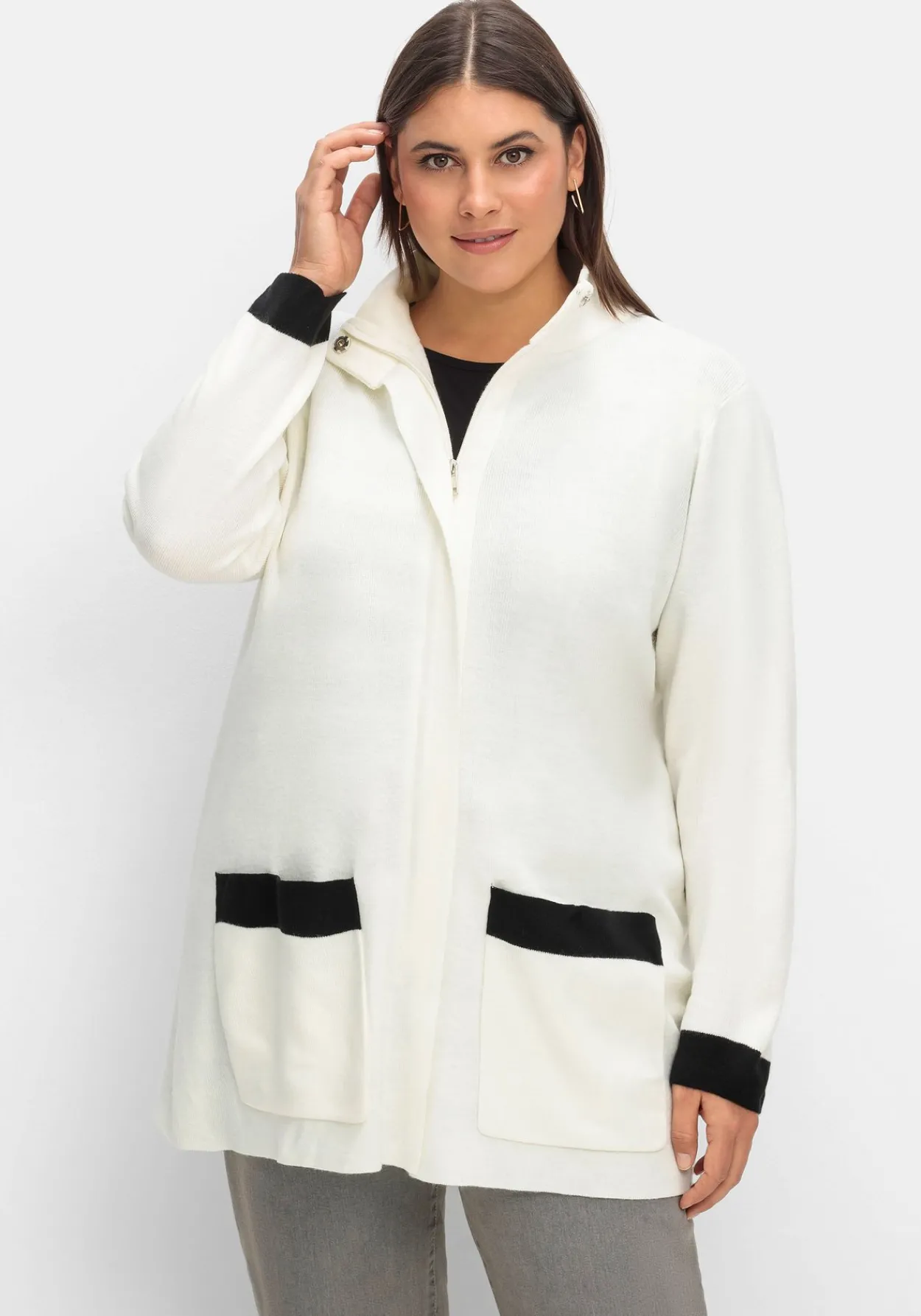 Strickjacke mit verdecktem Zipper und Kontrastdetails<sheego Hot