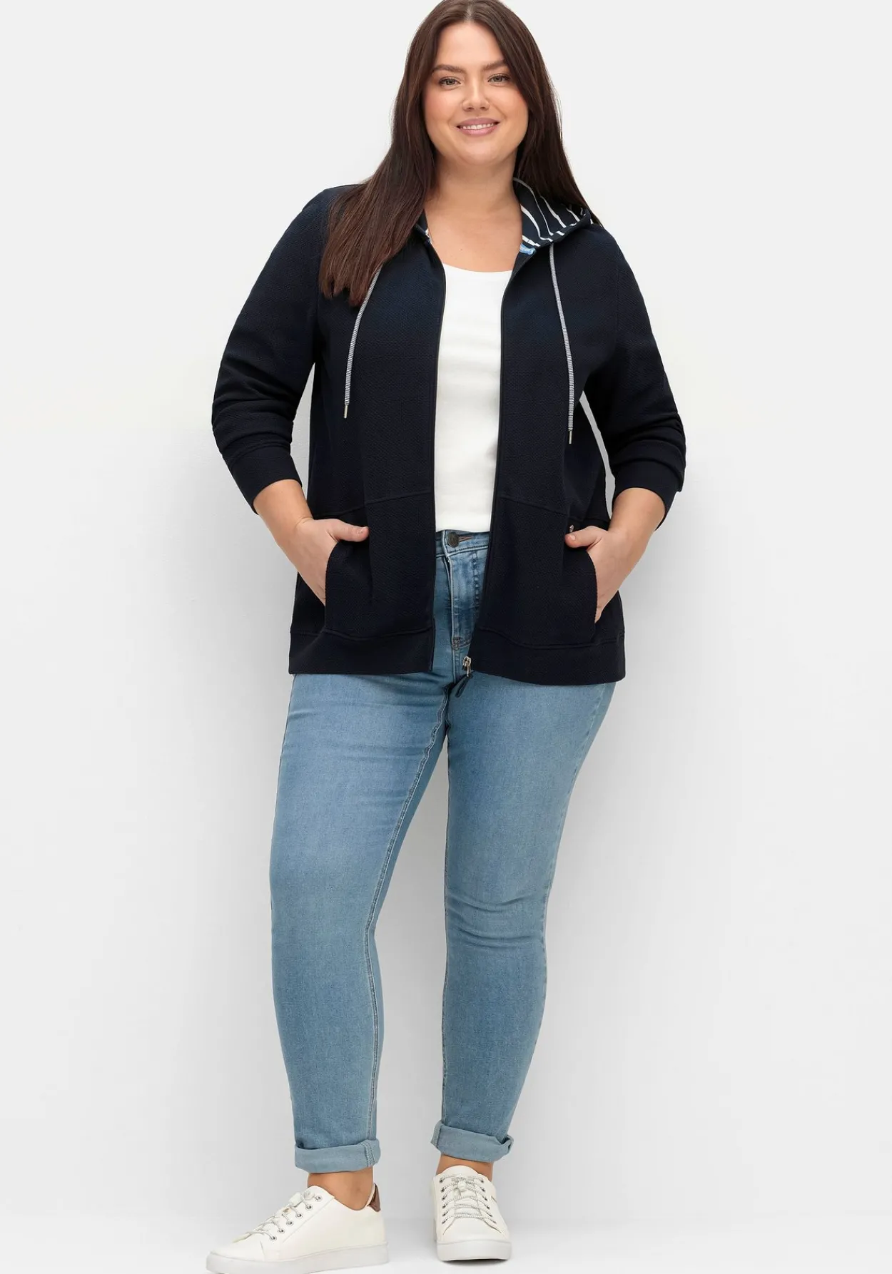 Sweatjacke mit Kapuze, aus Waffelpiqué<sheego Discount