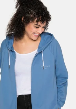 Sweatjacke mit Kapuze und kleinem Brust-Print<sheego Online