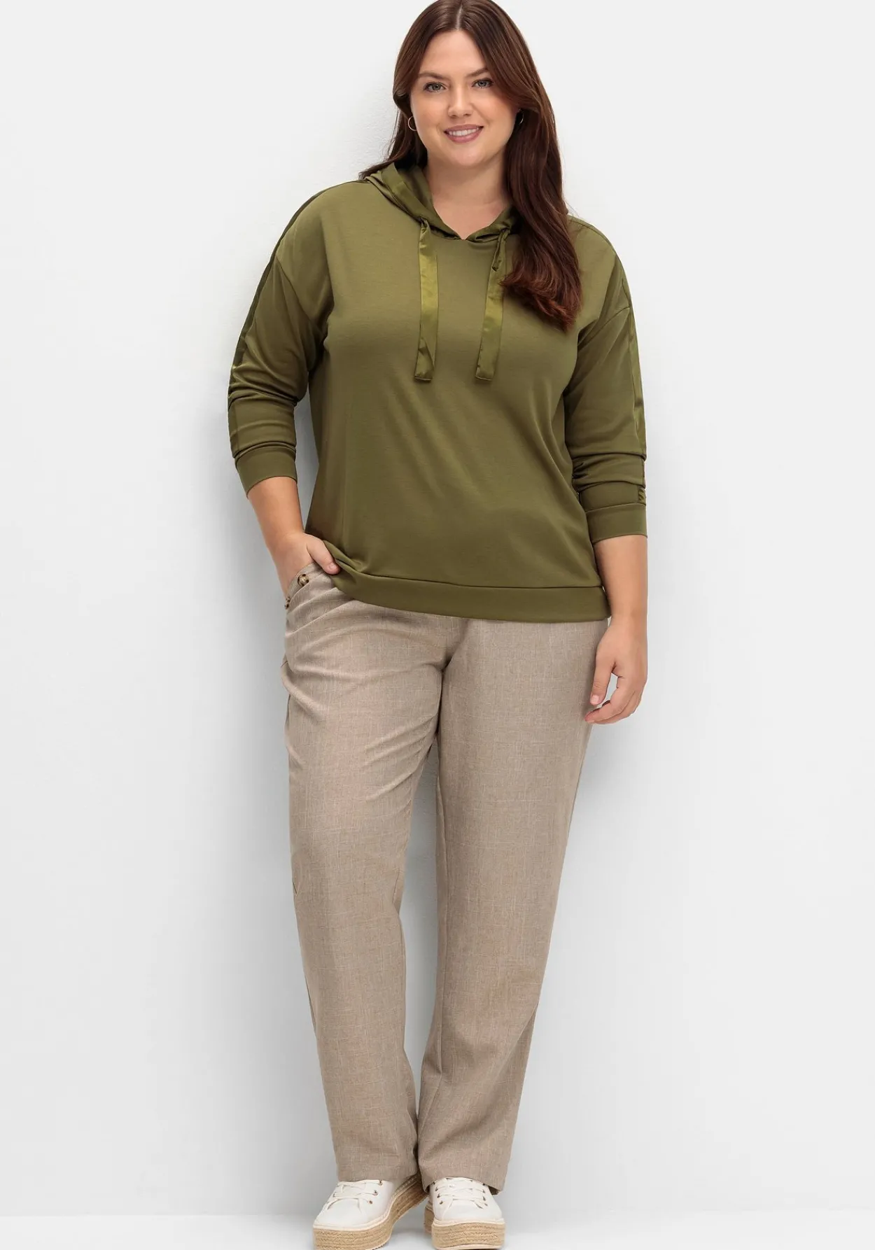 Sweatshirt mit Satinbändern und Galonstreifen<sheego Outlet