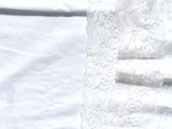 Top mit Spitzenbordüre am Saum<sheego Outlet