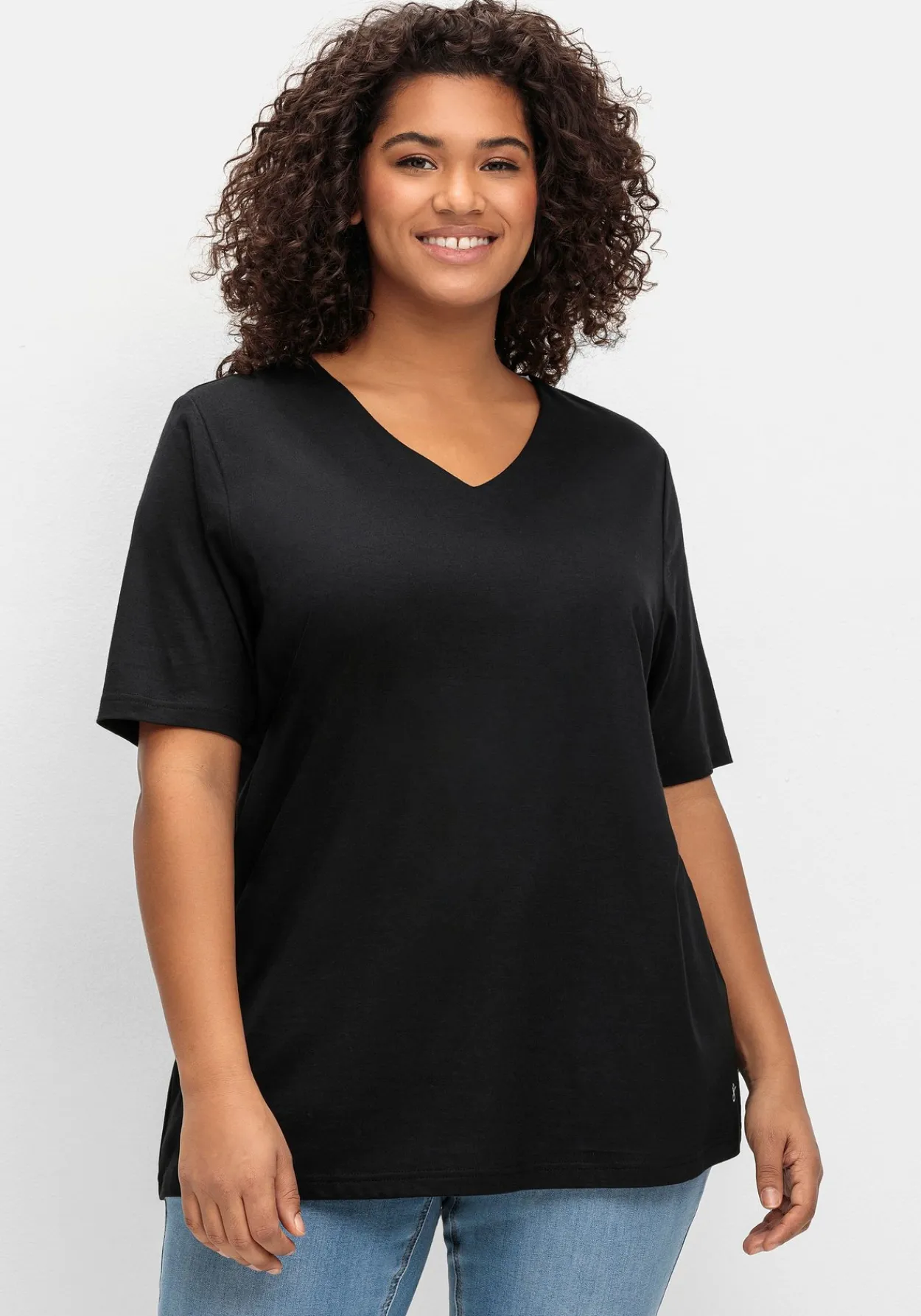 T-Shirt mit doppellagigem Vorderteil<sheego Clearance