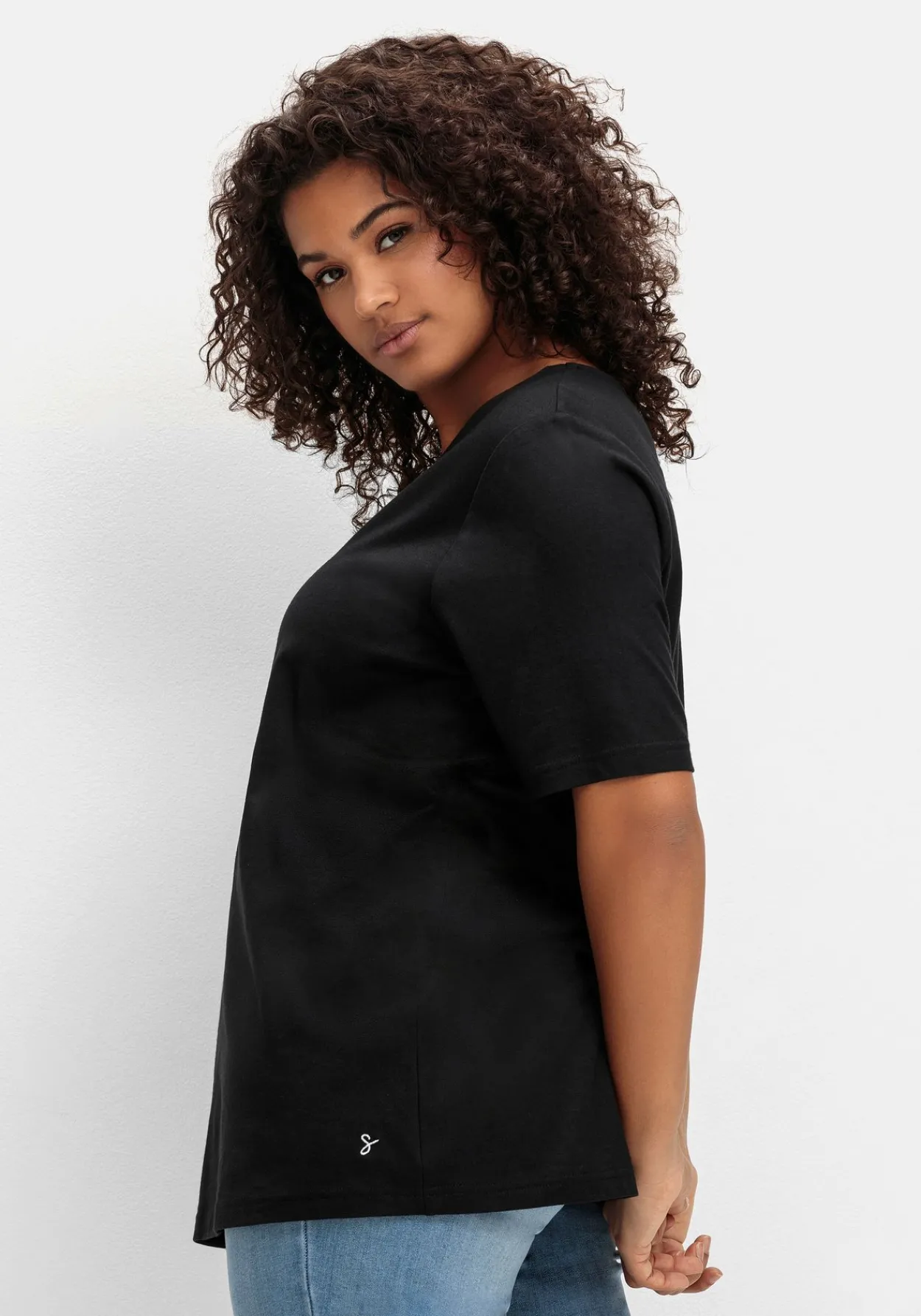 T-Shirt mit doppellagigem Vorderteil<sheego Clearance