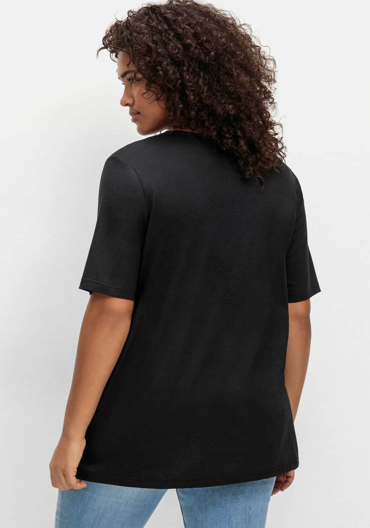 T-Shirt mit doppellagigem Vorderteil<sheego Clearance