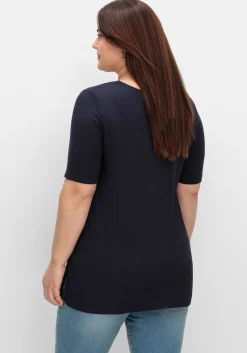 T-Shirt mit herzförmigem Ausschnitt<sheego Fashion
