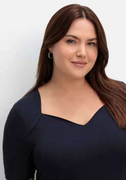 T-Shirt mit herzförmigem Ausschnitt<sheego Fashion