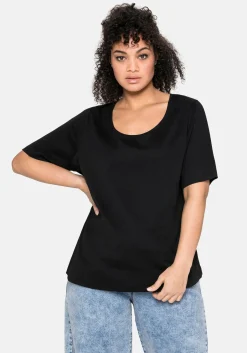 T-Shirt mit tiefem Ausschnitt und längerem Ärmel<sheego Fashion