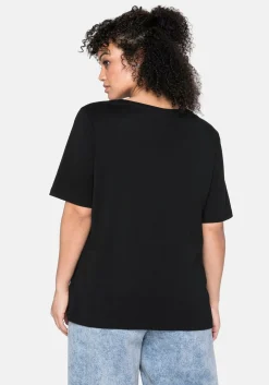 T-Shirt mit tiefem Ausschnitt und längerem Ärmel<sheego Fashion