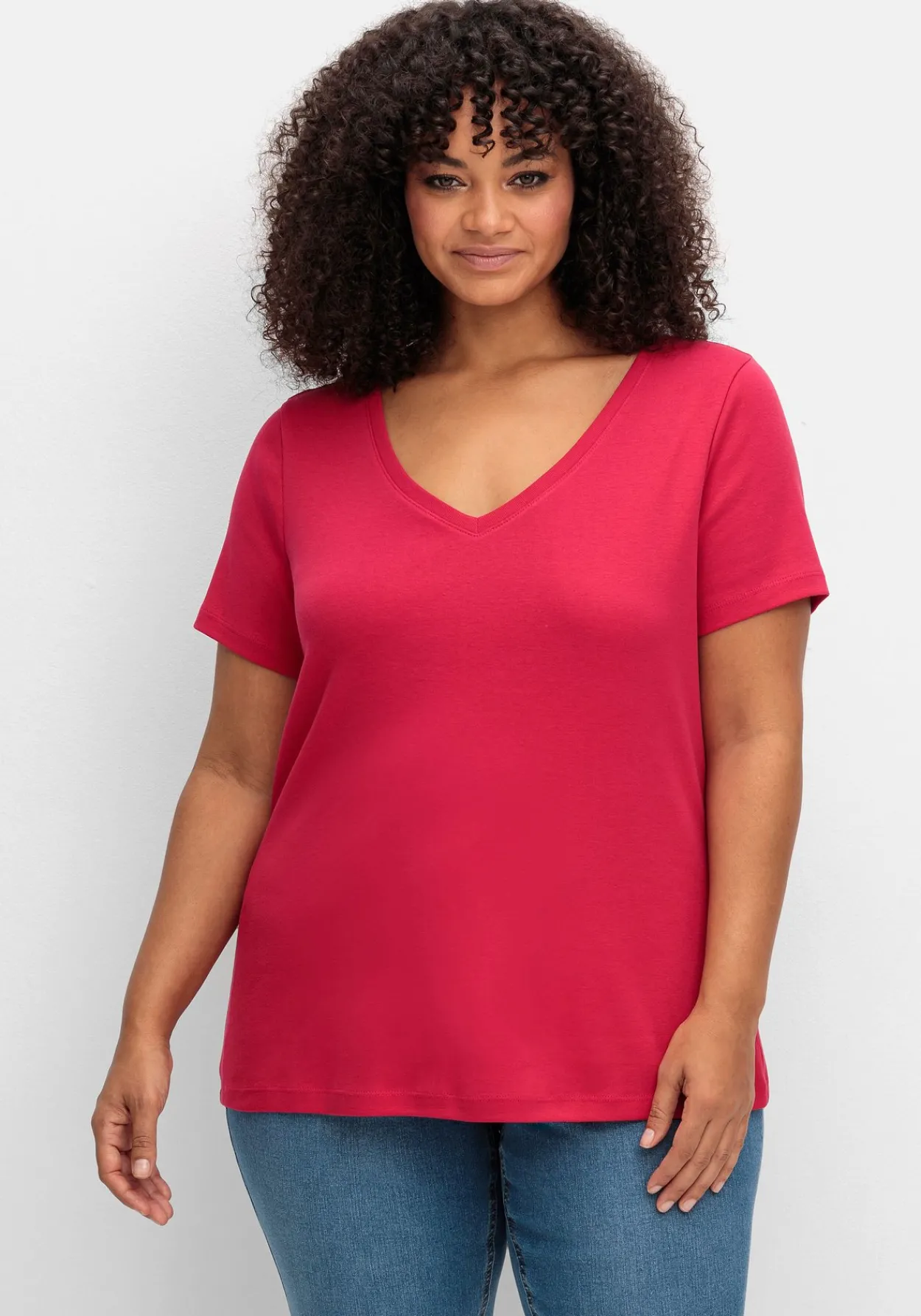 T-Shirt mit V-Ausschnitt, in Rippqualität<sheego Fashion