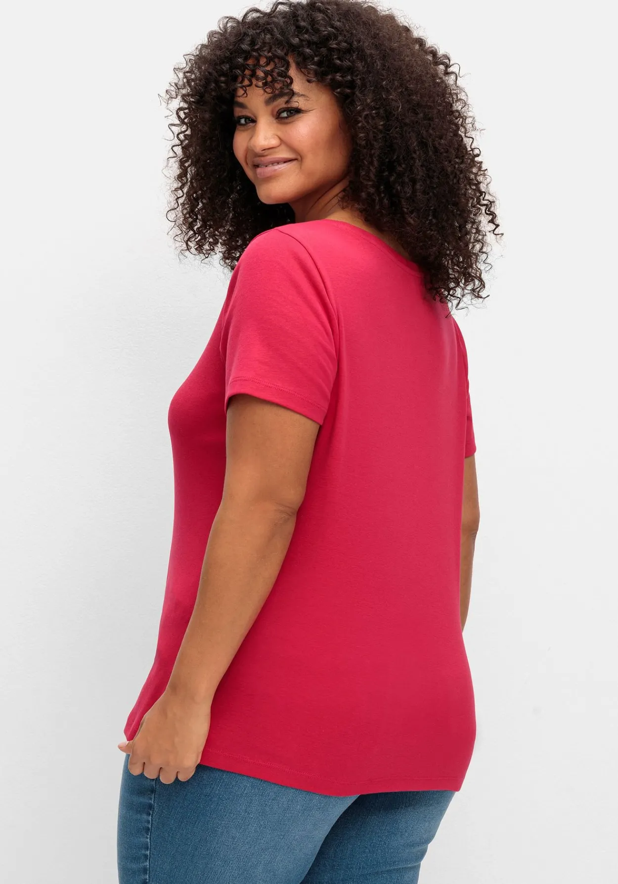 T-Shirt mit V-Ausschnitt, in Rippqualität<sheego Fashion