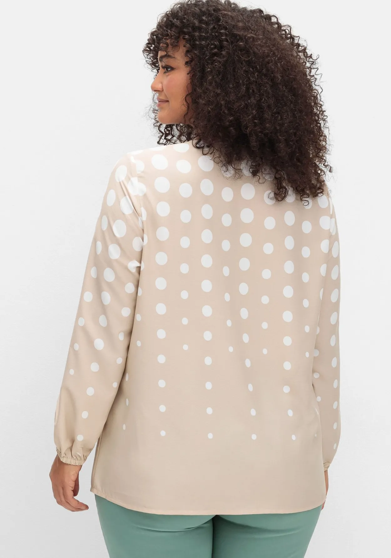 Tunika aus Crêpe, mit Punkte-Print und V-Ausschnitt<sheego Discount
