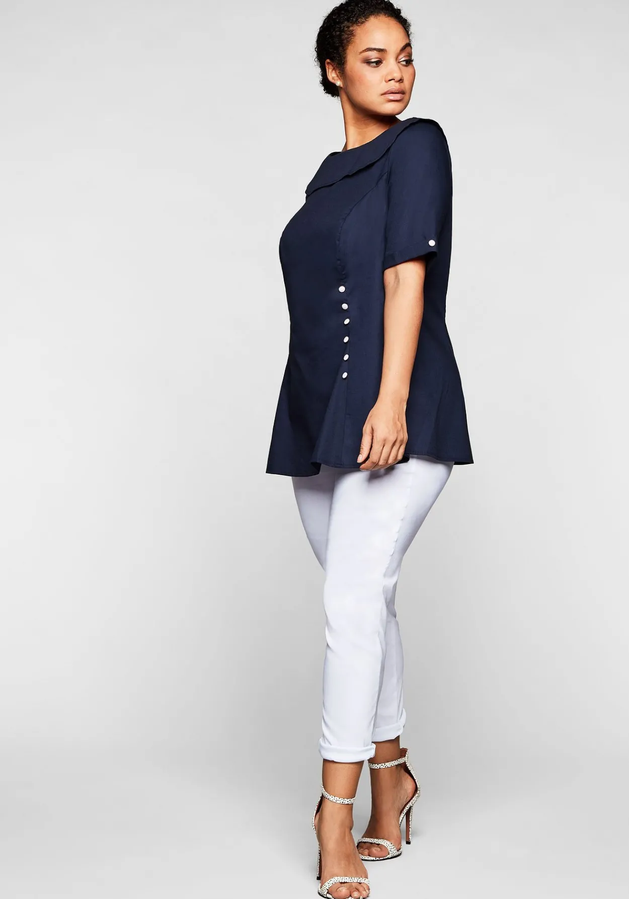 Tunika mit breitem, runden Kragen und Zierknöpfen<sheego by Joe Browns Discount