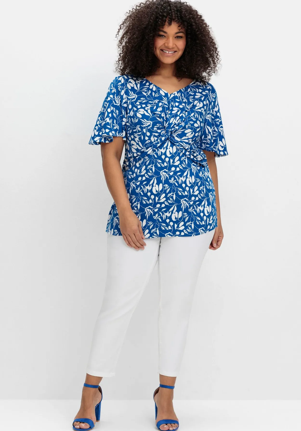 Tunika mit Flügelärmeln und Knotendetail<sheego Fashion