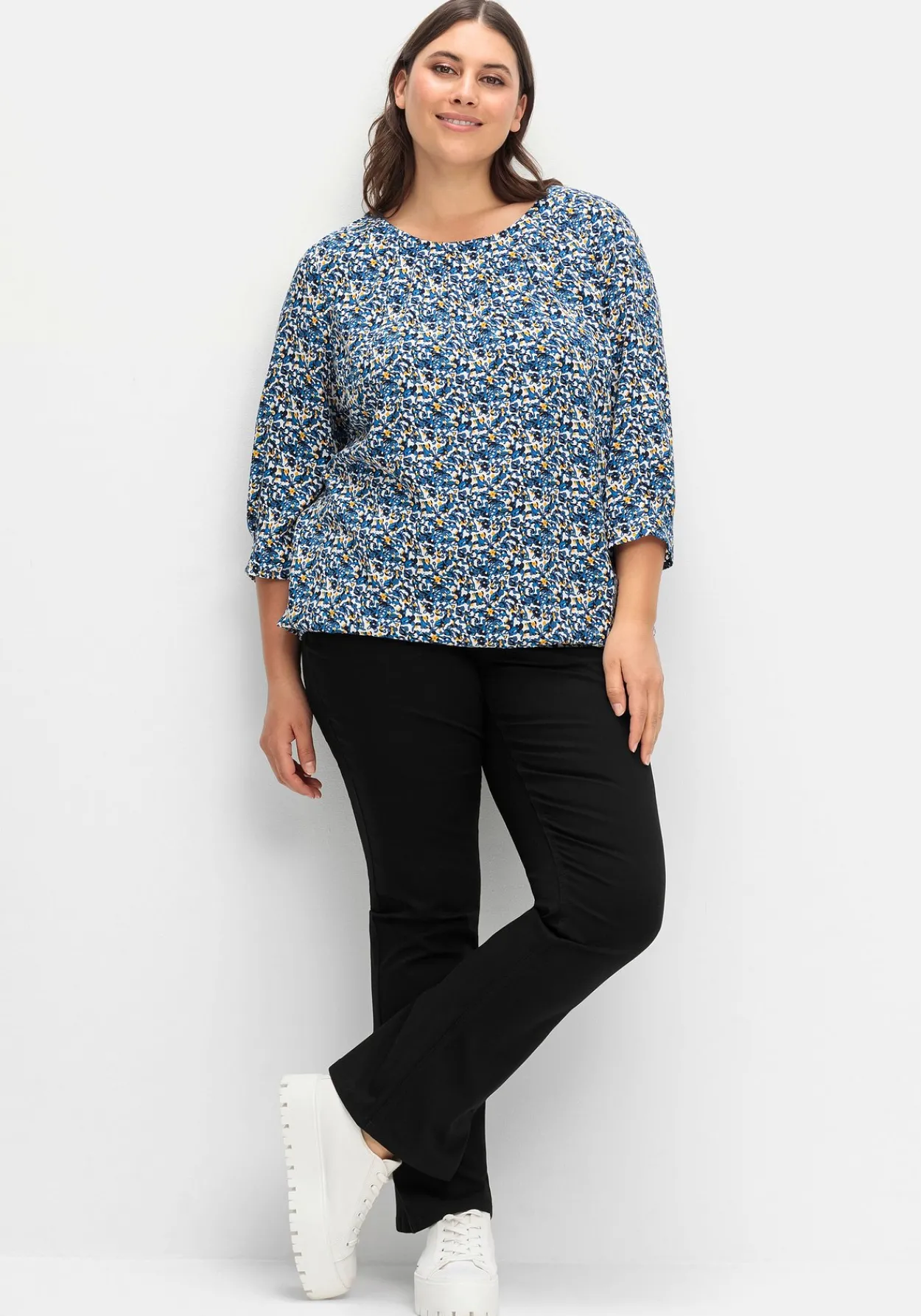 Tunika mit gelegten Falten und Minimalprint<sheego New