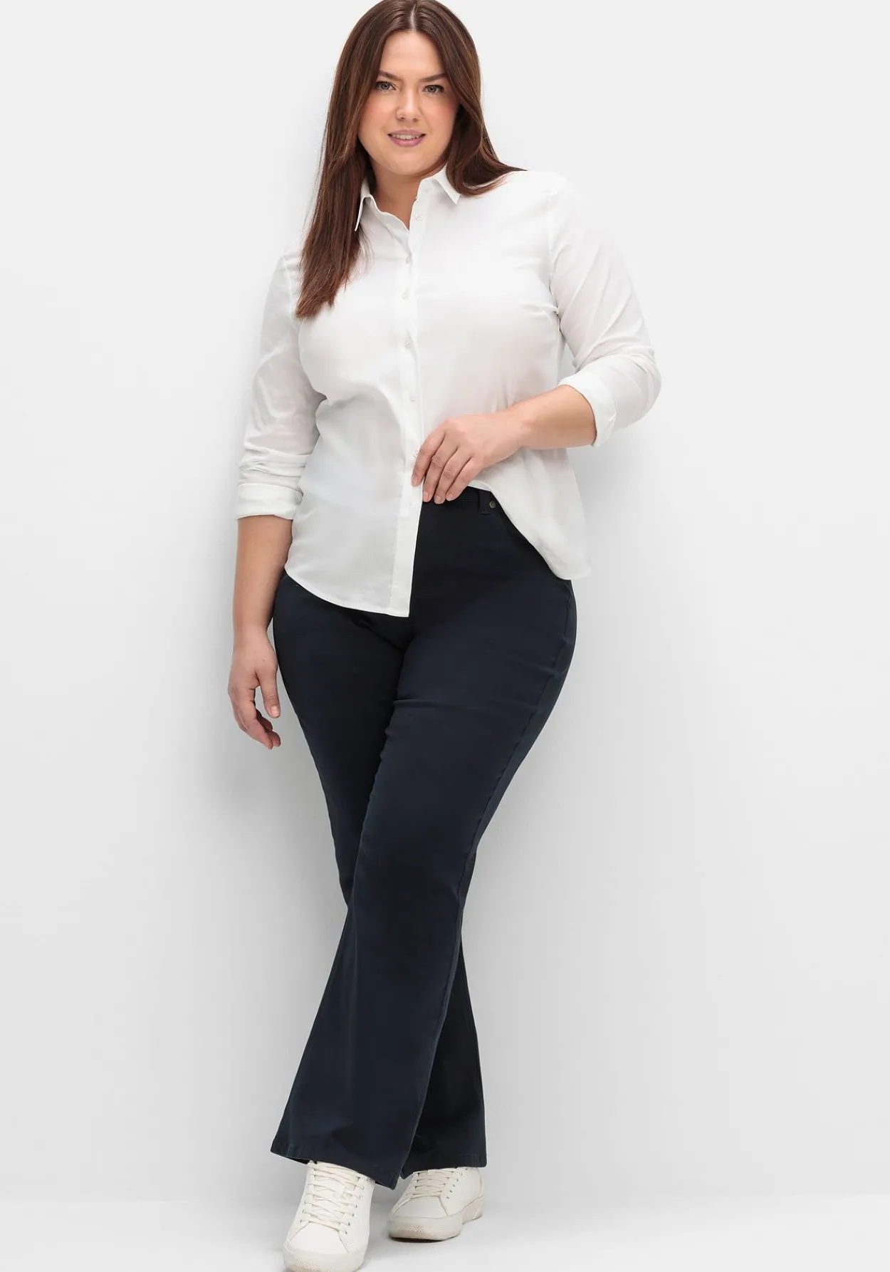 Twillhose in Bootcutform mit Shaping-Einsatz<sheego Fashion