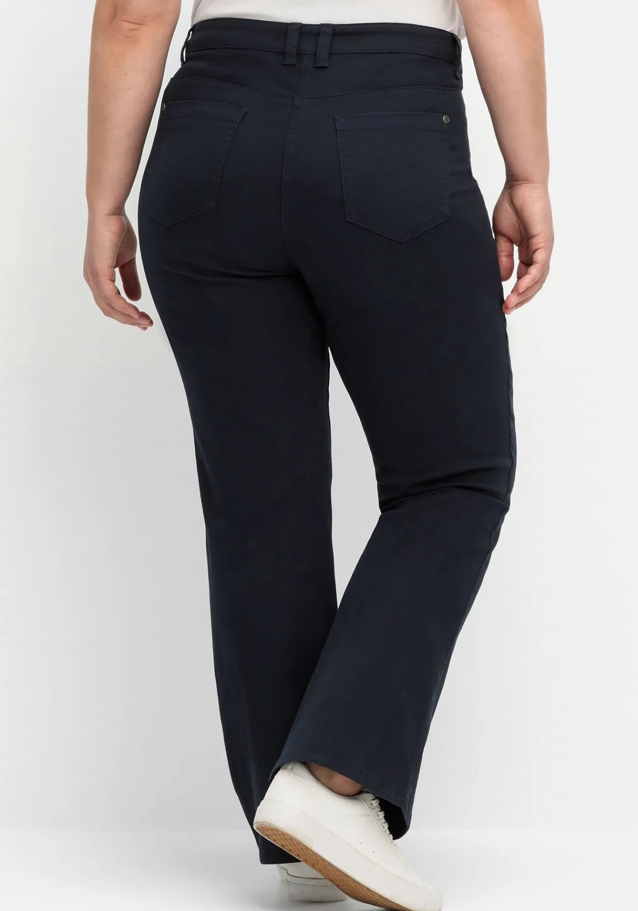 Twillhose in Bootcutform mit Shaping-Einsatz<sheego Fashion