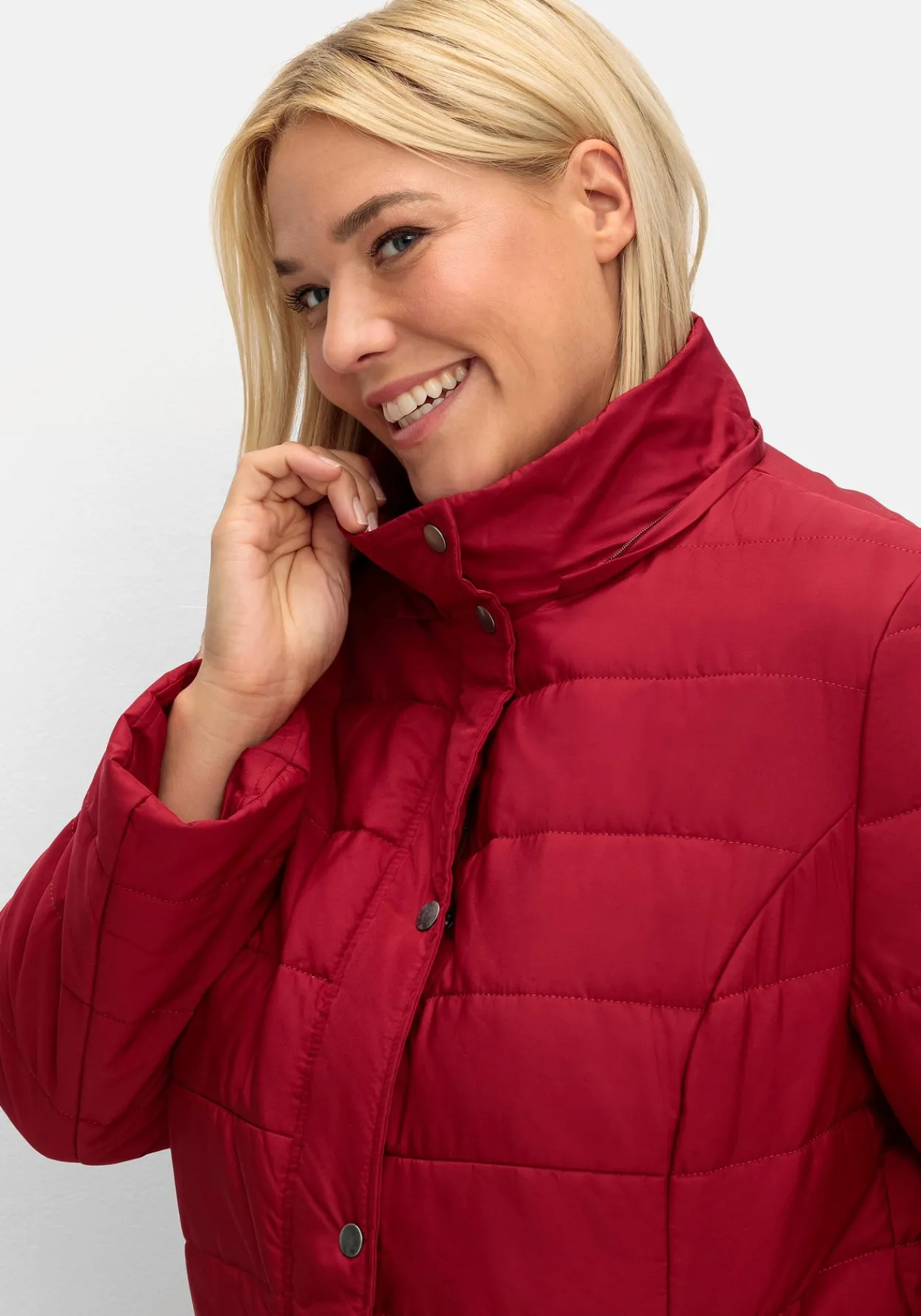 Warm wattierte Steppjacke mit Kapuze<sheego New