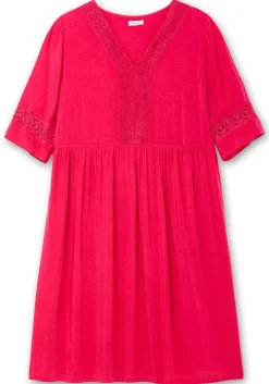 Weit schwingendes Kleid mit Häkelspitze<sheego Sale