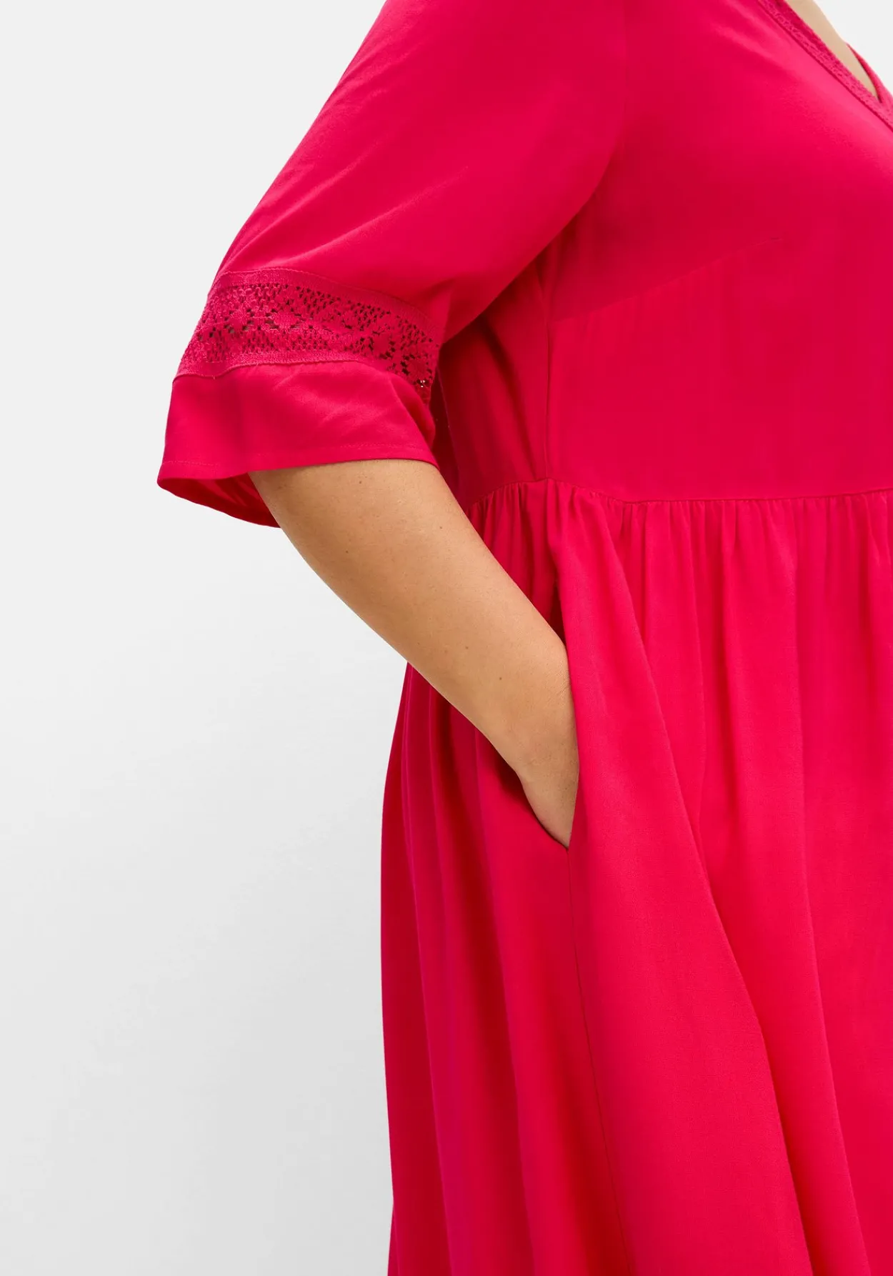 Weit schwingendes Kleid mit Häkelspitze<sheego Sale