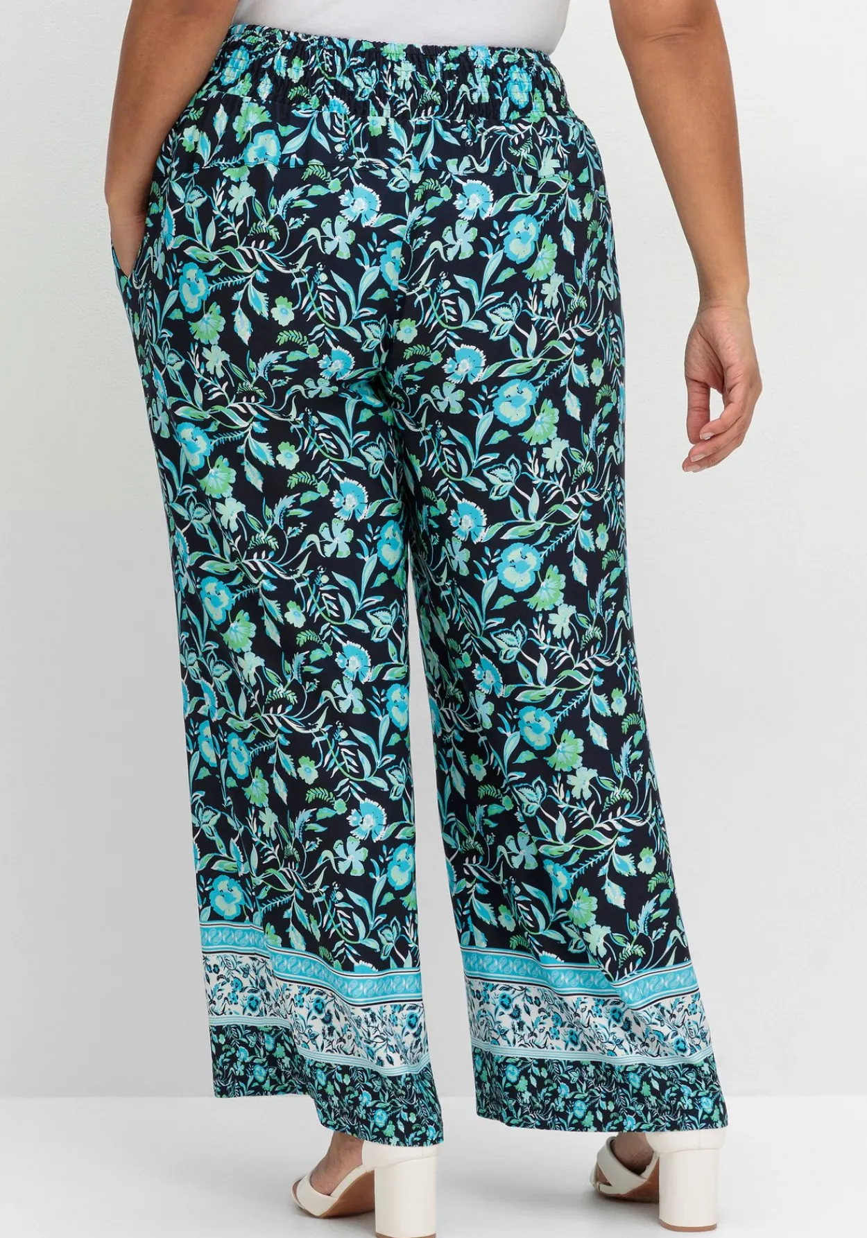 Weite Hose mit Blumenprint und Smokbund<sheego New