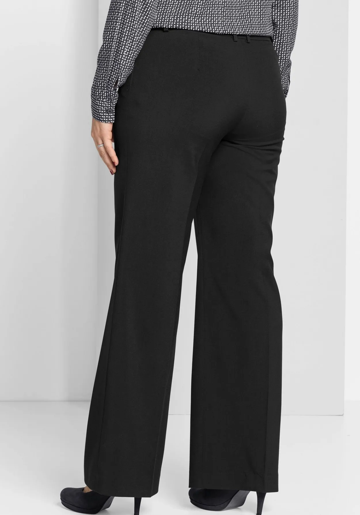 Weite Stretchhose mit Bügelfalte<sheego Best