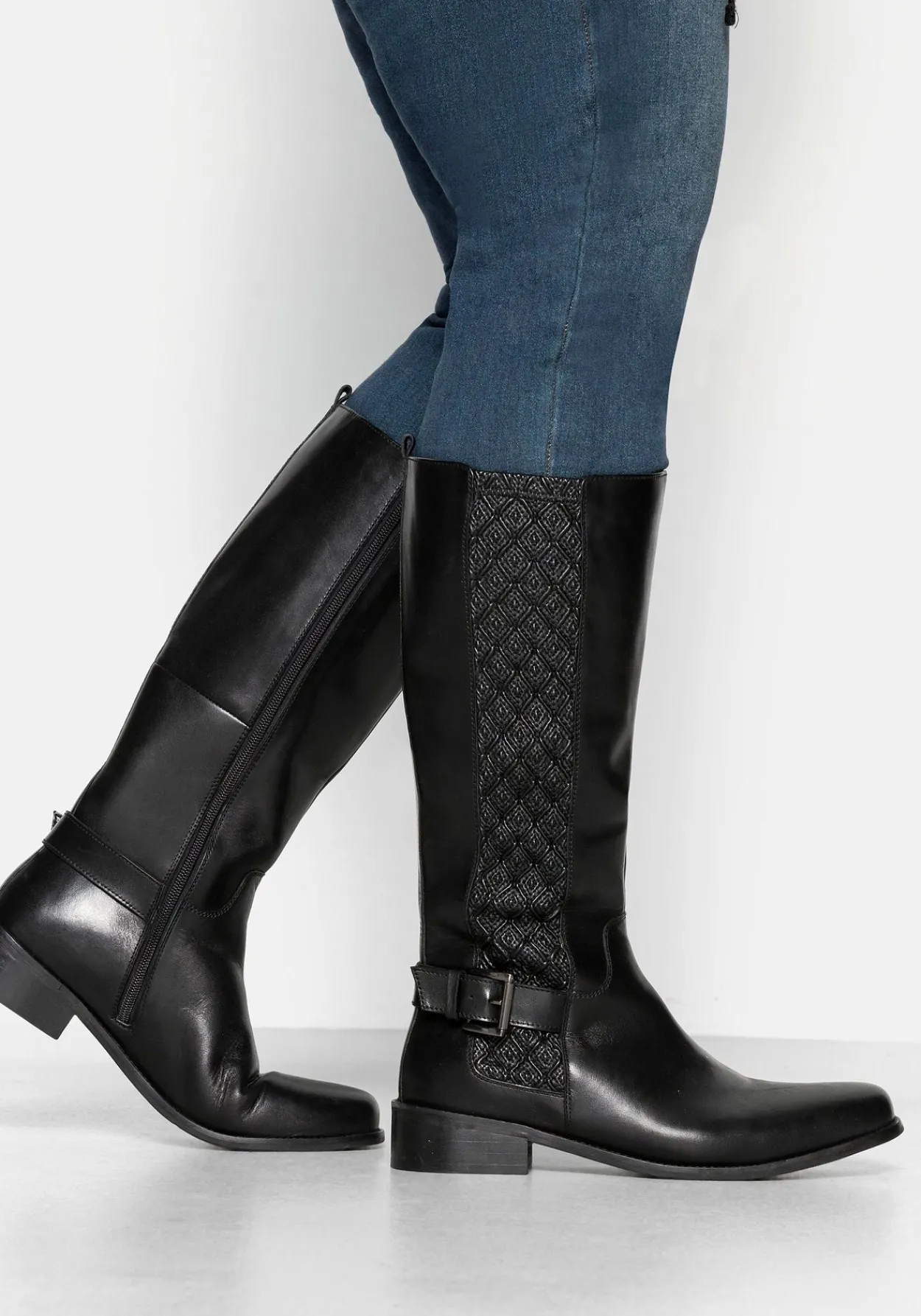 Weitschaftstiefel aus Leder, mit Schnallenbändern<sheego Discount