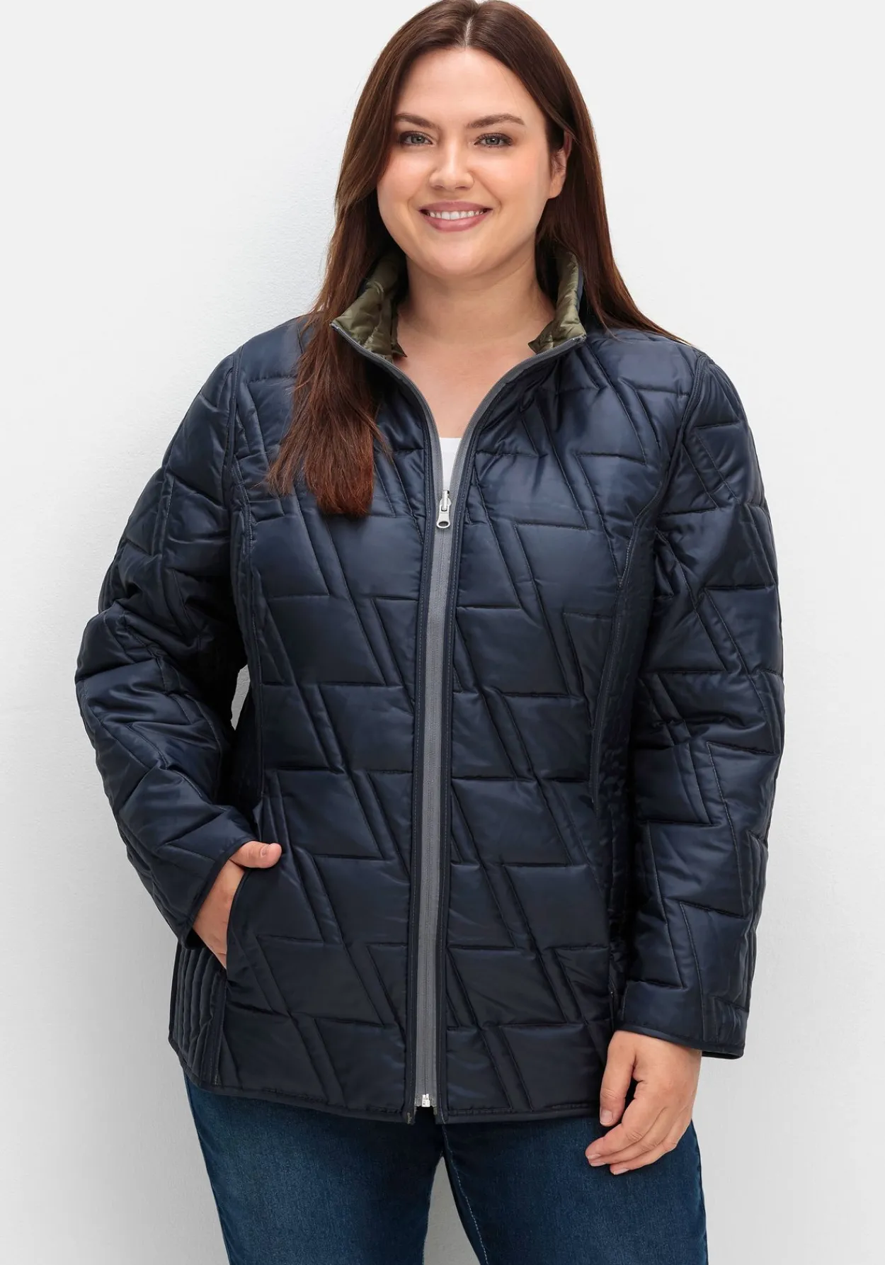 Wendesteppjacke mit Kapuze und Stehkragen<sheego Hot